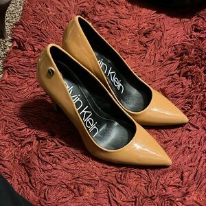 Used a few times in good shape no scratches